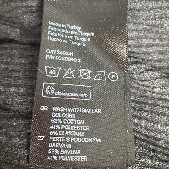 Pair Of H&M Divided Small Long Sleeve Tees - Picture 8 of 14